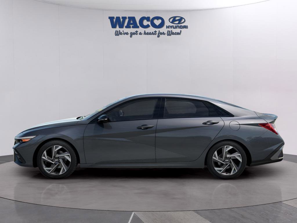 Used 2025 Hyundai Elantra Sport image 3