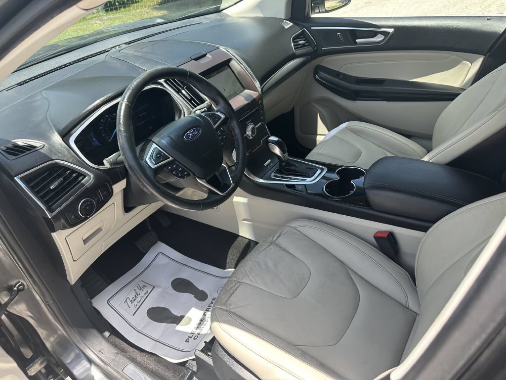 Used 2017 Ford Edge Titanium w/ Technology Package FWD image 6