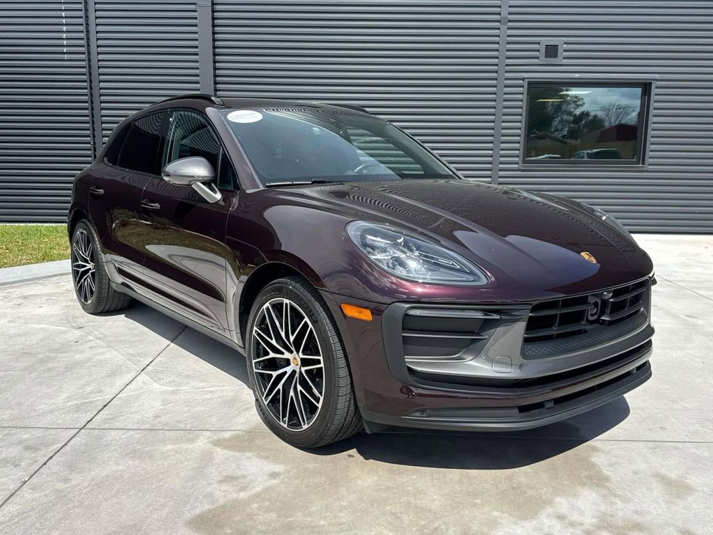 Used 2023 Porsche Macan Turbo image 9