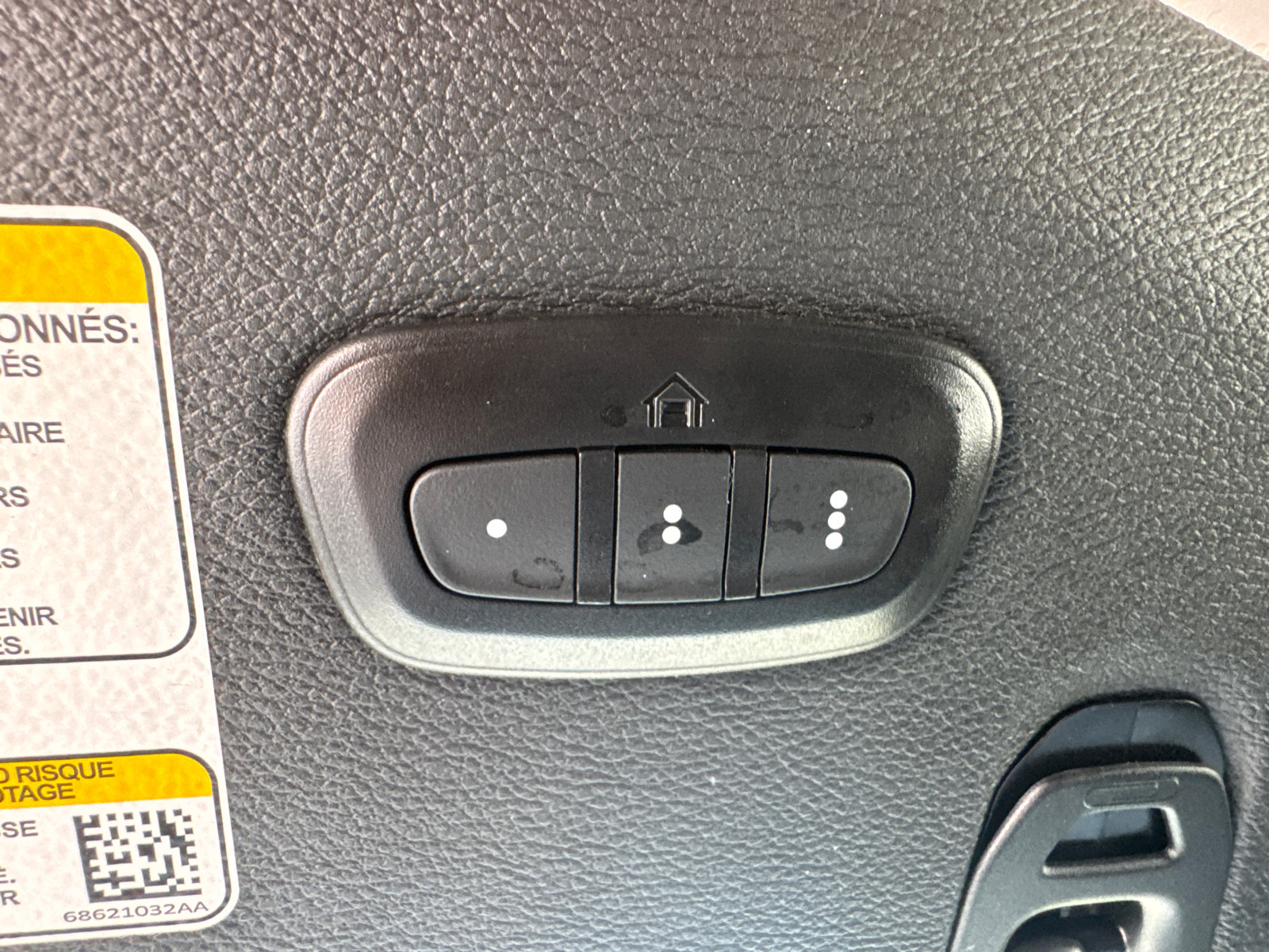 Used 2024 Jeep Wrangler Unlimited Sahara w/ Technology Group AWD/4WD image 26