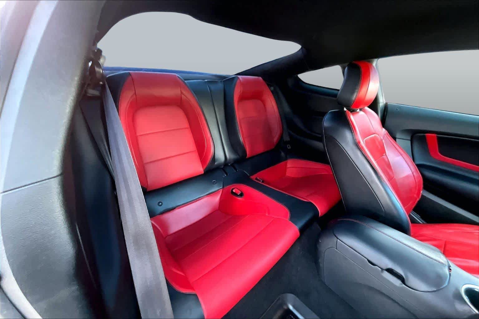 Used 2019 Ford Mustang GT Premium w/ Equipment Group 401A RWD image 19