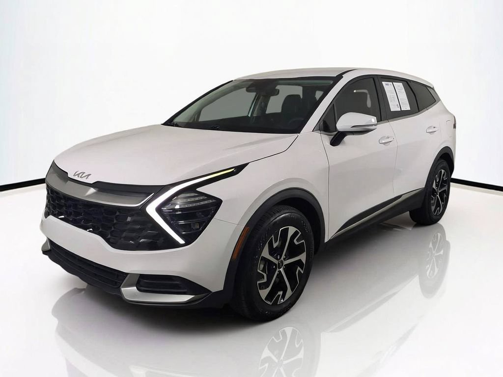 Used 2025 Kia Sportage EX FWD image 9