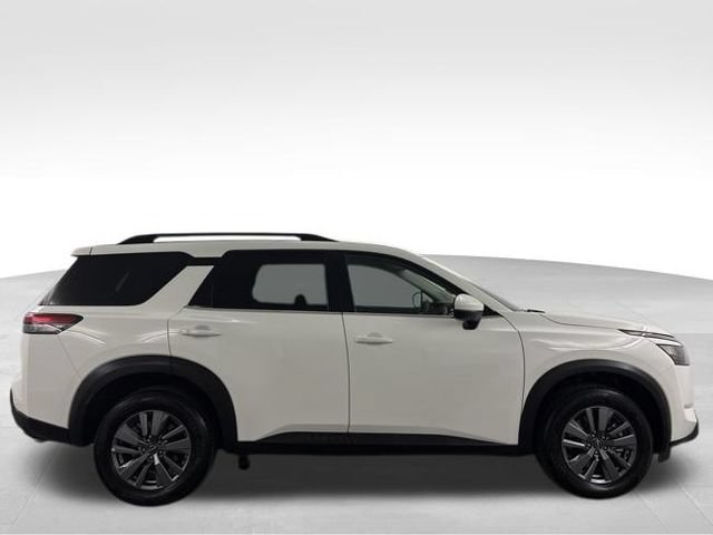 Used 2025 Nissan Pathfinder SV AWD/4WD image 10