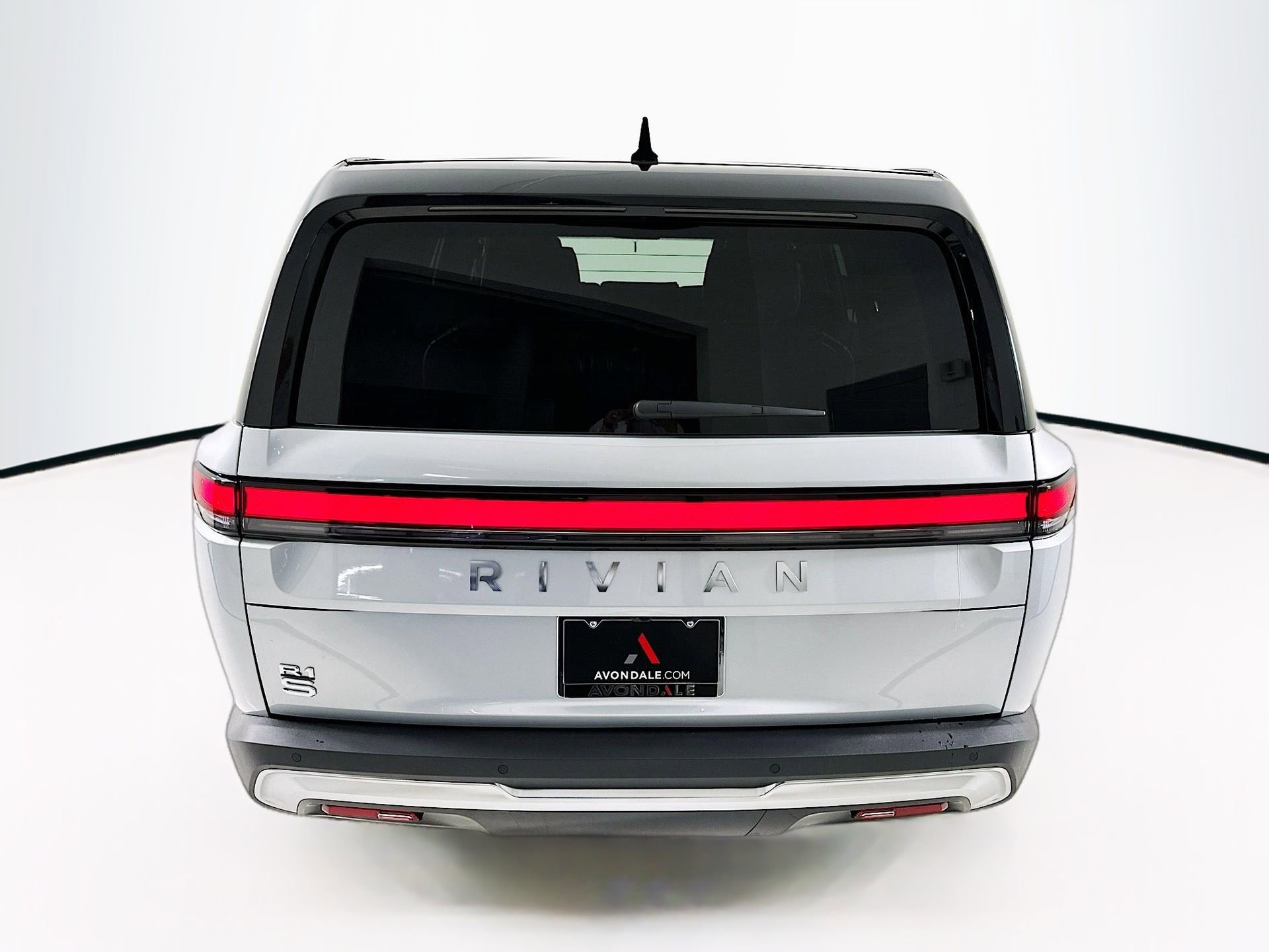 Used 2026 Rivian R1S Adventure image 7