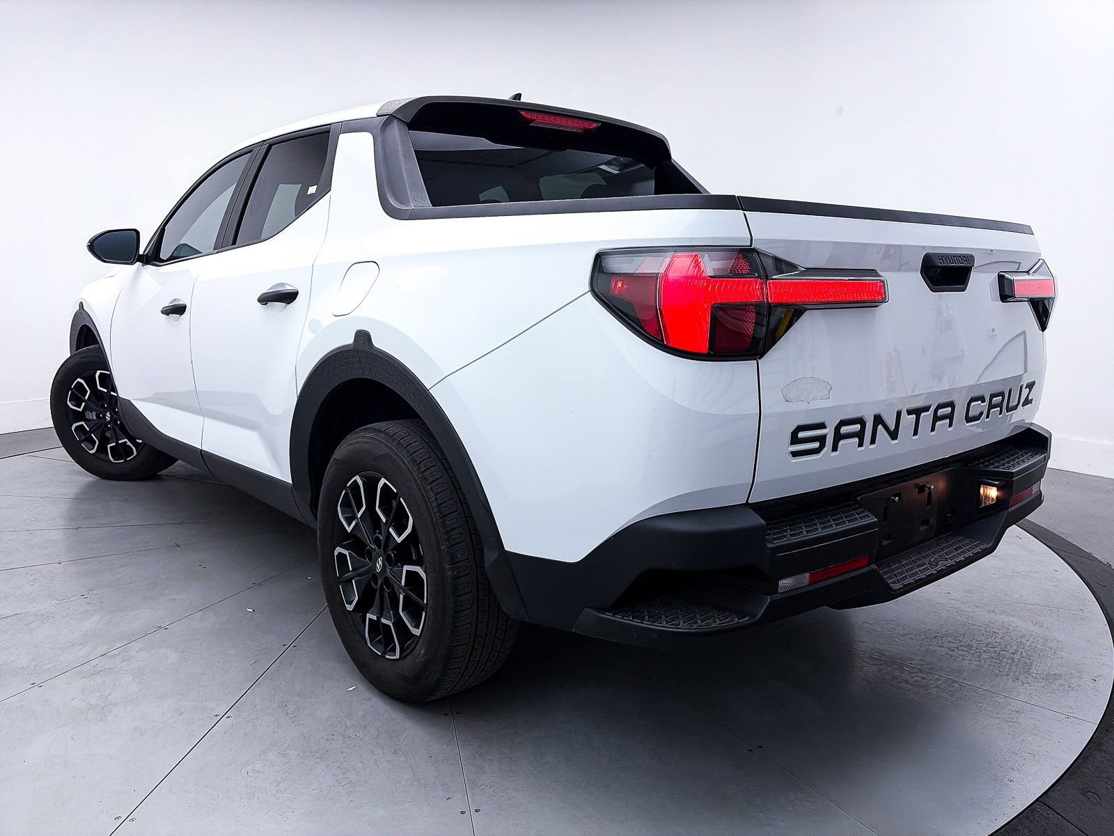 Used 2022 Hyundai Santa Cruz SEL image 2