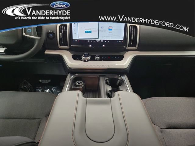 New 2025 Ford Expedition Active AWD/4WD image 17