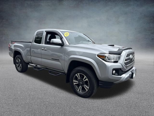 Used 2016 Toyota Tacoma TRD Sport AWD/4WD image 4