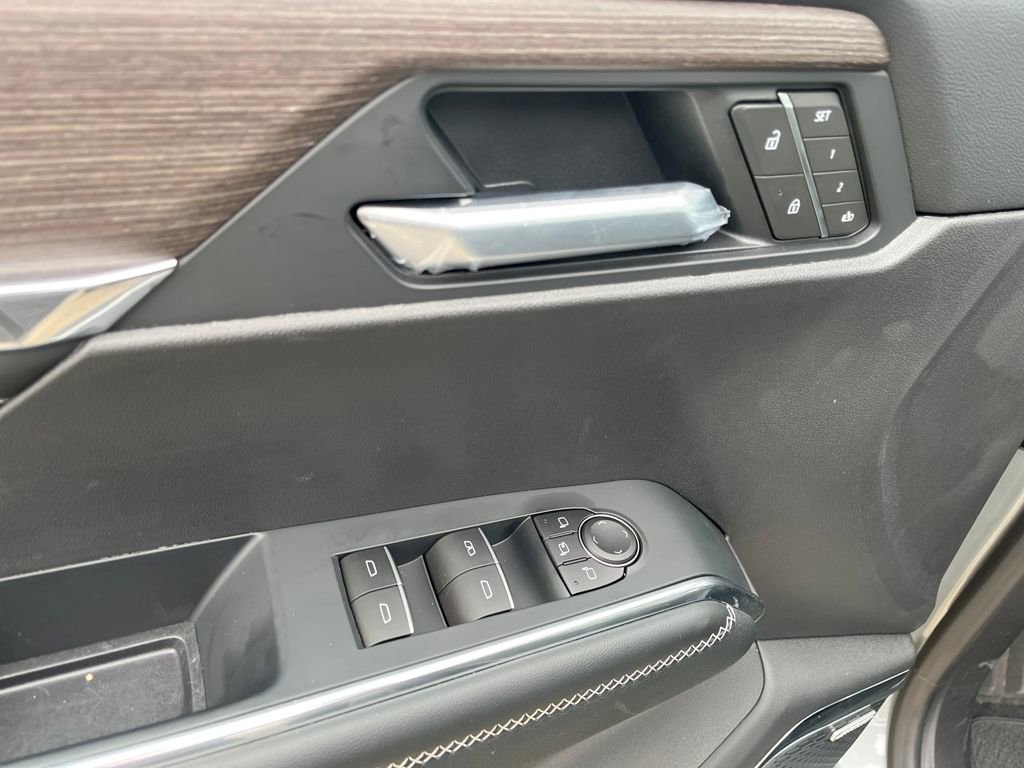 New 2026 GMC Acadia Denali w/ Super Cruise Package image 12