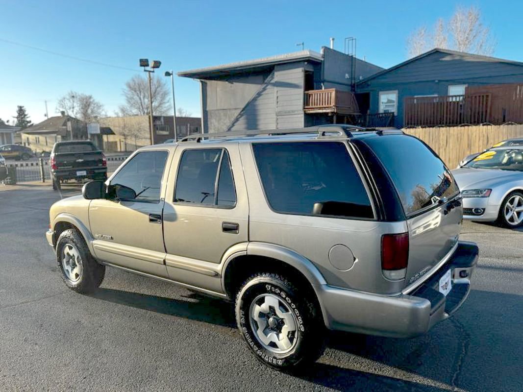 Used 2002 Chevrolet Blazer LS w/ Preferred Equipment Group image 8