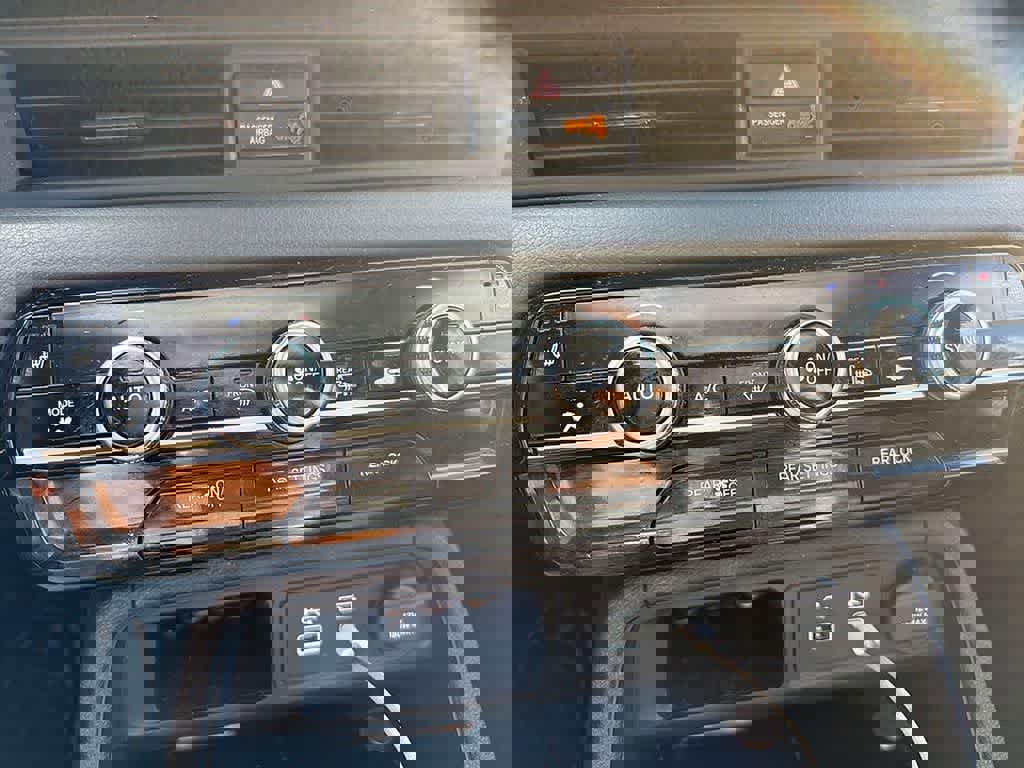 Used 2023 Honda Pilot Touring image 22