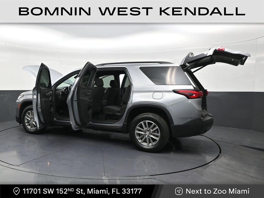 Used 2024 Chevrolet Traverse LT image 31