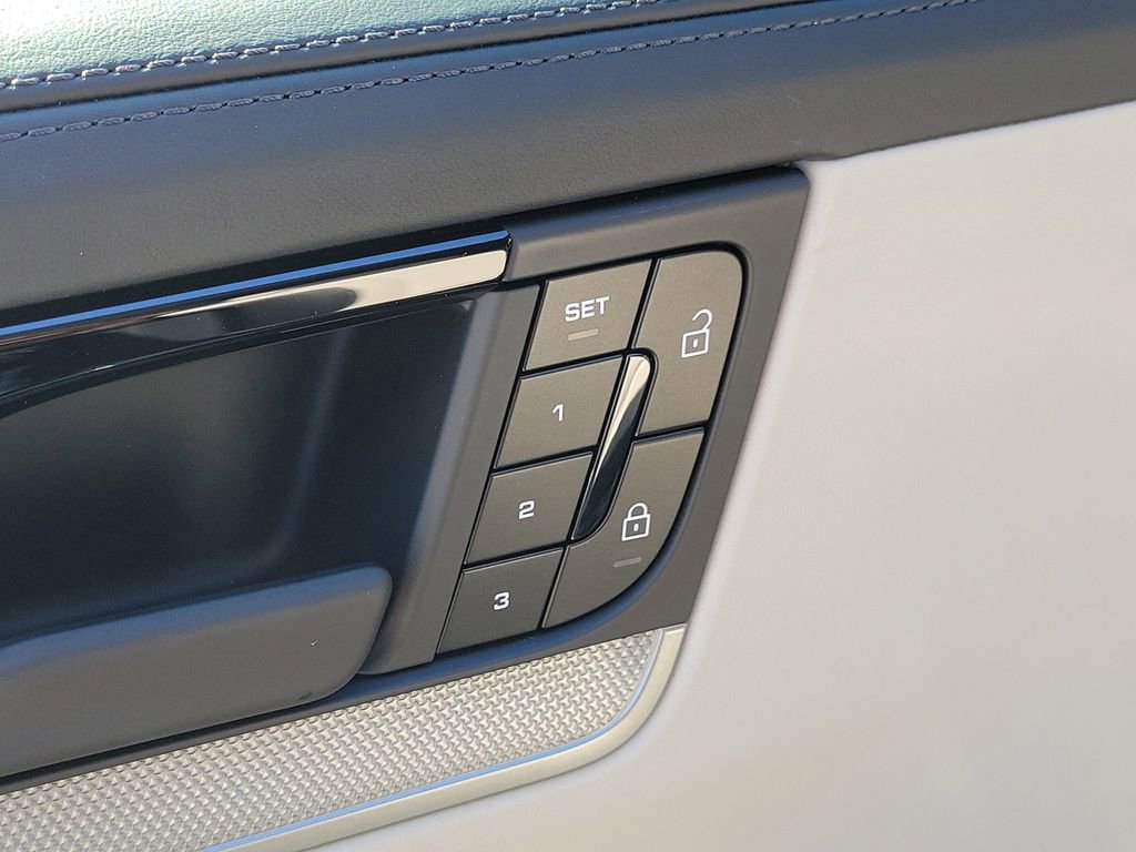 New 2026 Porsche Cayenne image 25