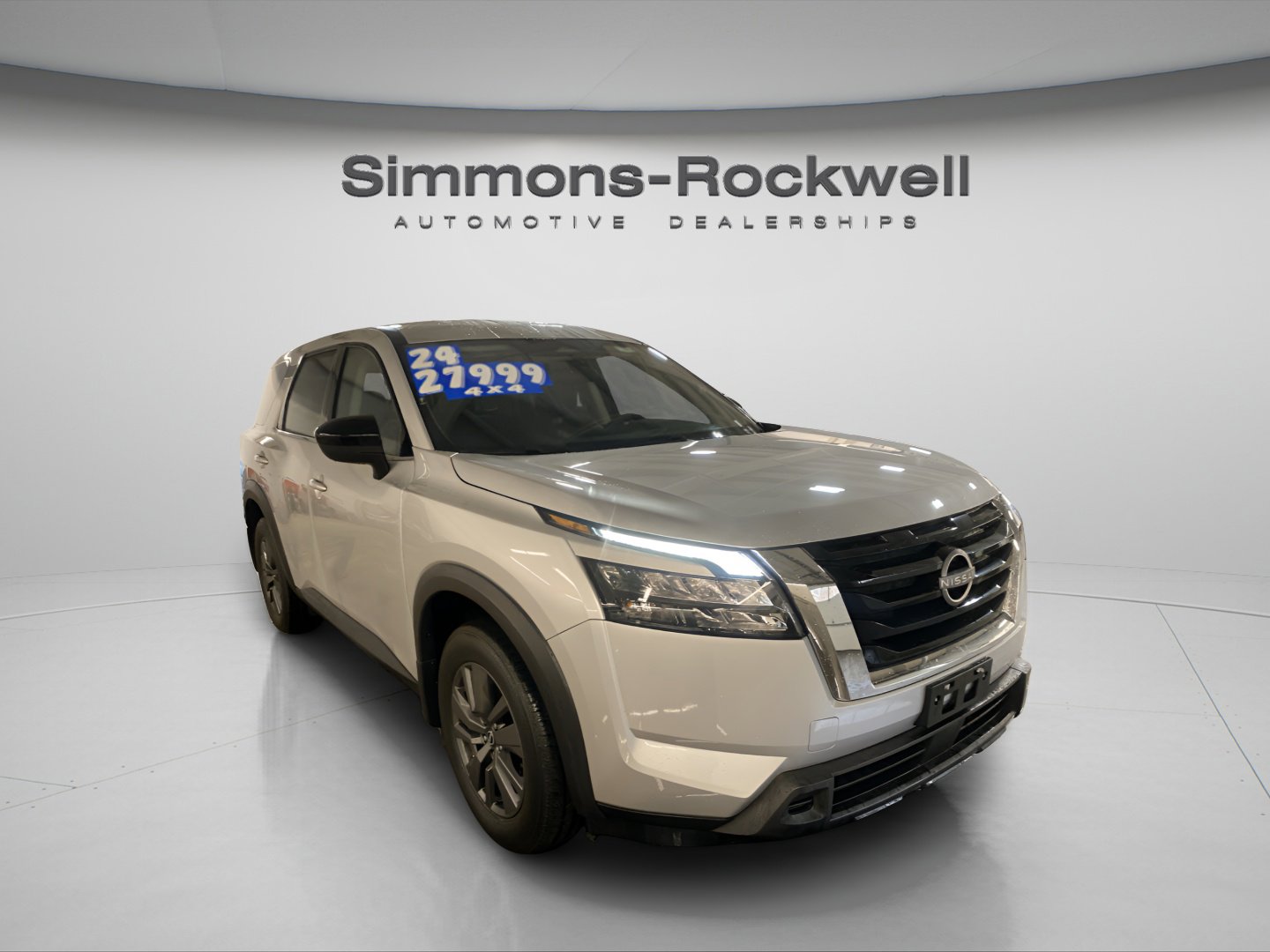 Used 2024 Nissan Pathfinder S image 3