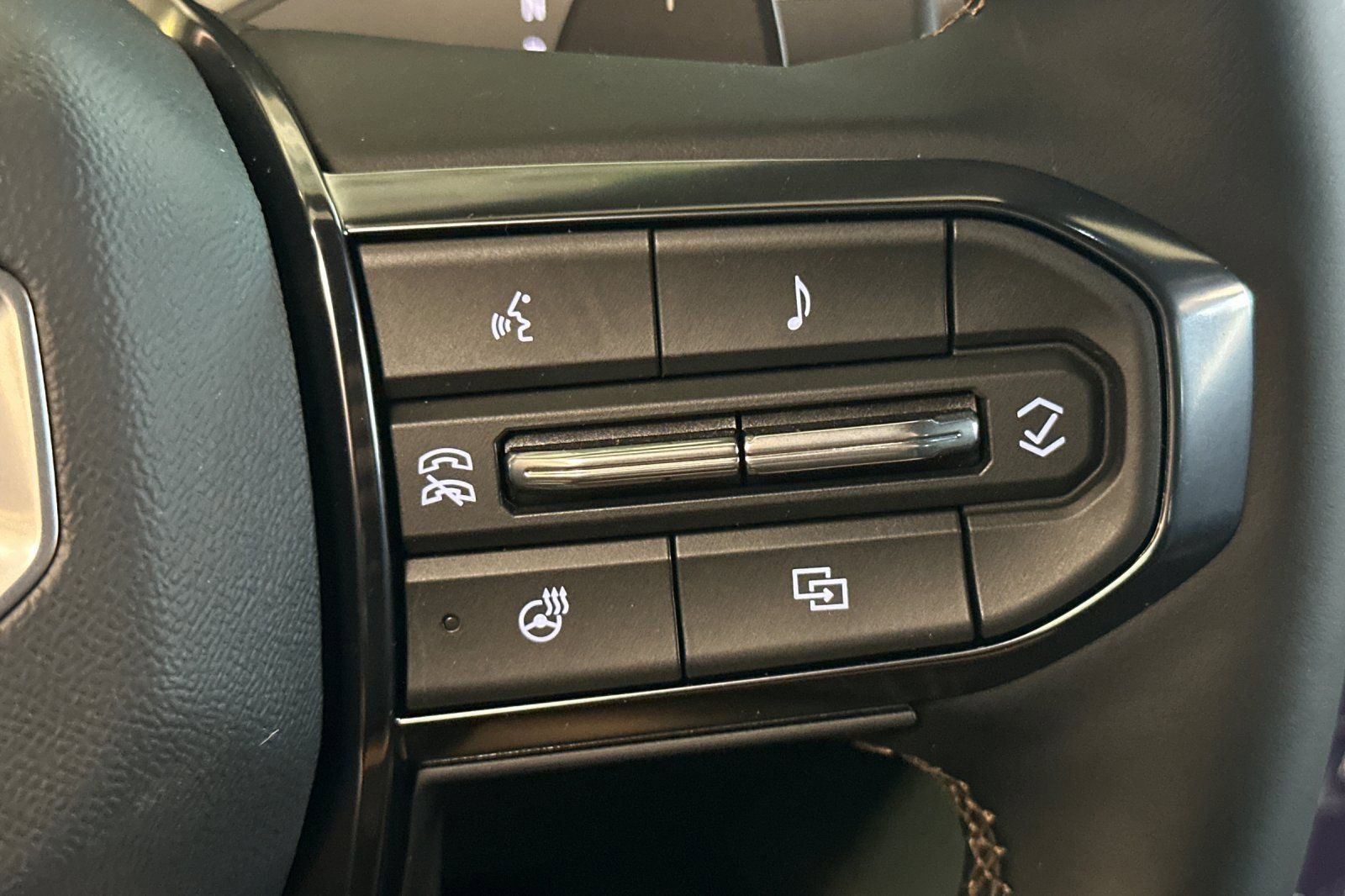 New 2026 GMC Terrain AT4 w/ Convenience Package III image 27