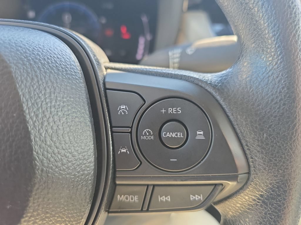 Used 2026 Toyota Corolla LE FWD image 25