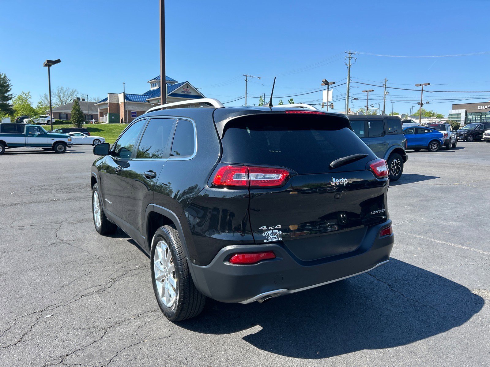 Used 2016 Jeep Cherokee Limited AWD/4WD image 11