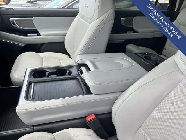 Used 2025 Ford Expedition Max Platinum w/ Driver's Package AWD/4WD image 12