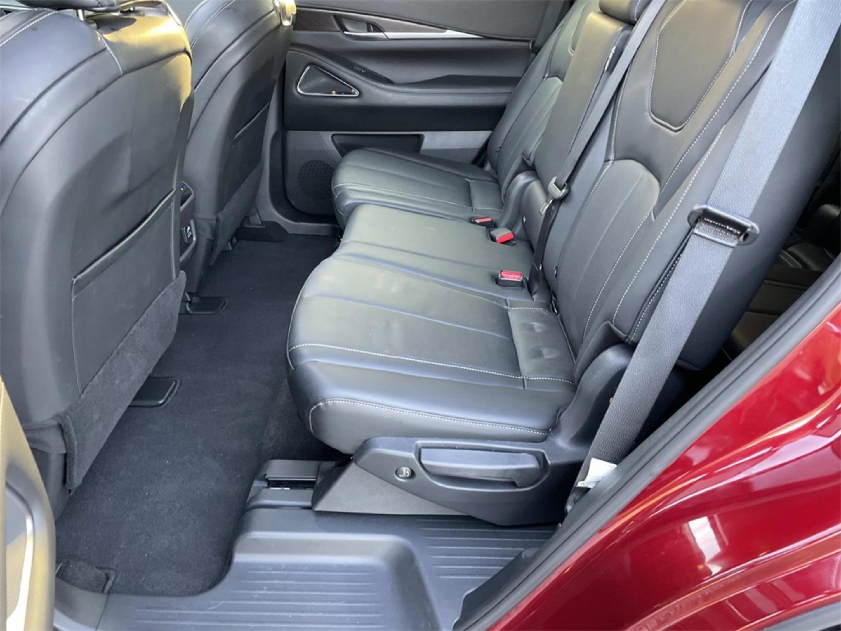 Used 2025 INFINITI QX60 Sensory w/ Vision Package image 5