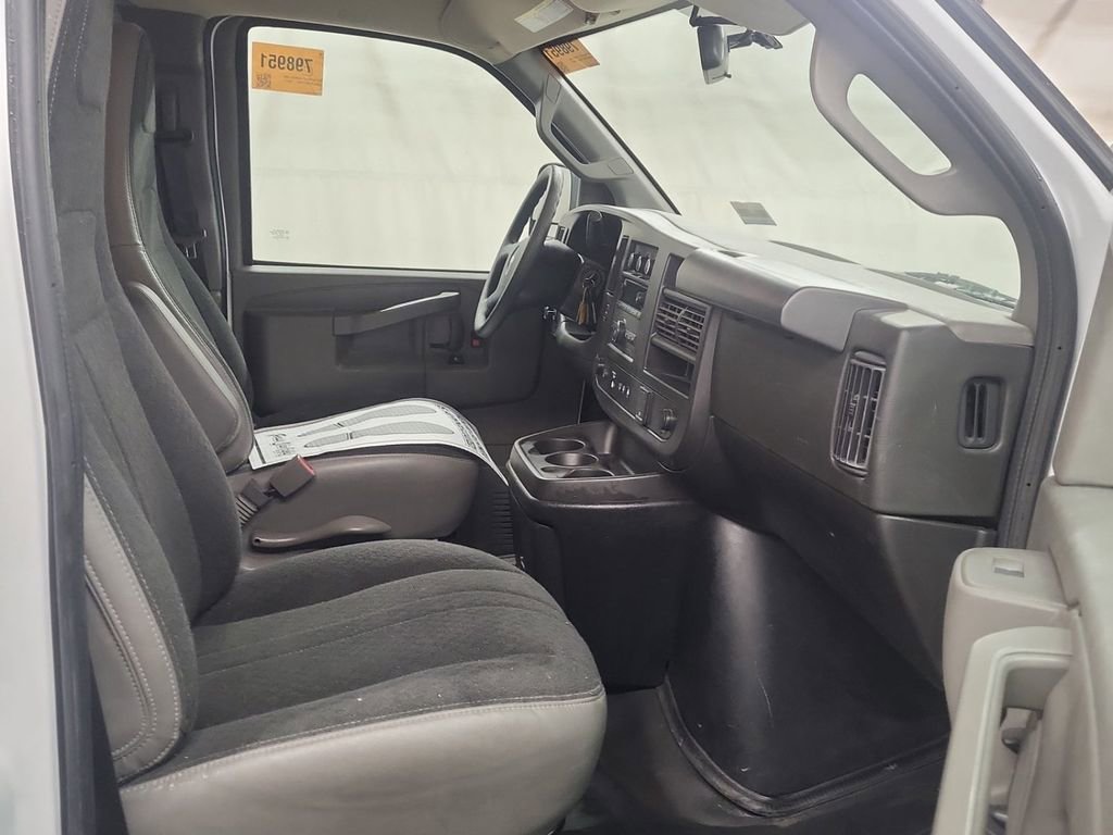 Used 2024 Chevrolet Express 2500 w/ Driver Convenience Package image 9