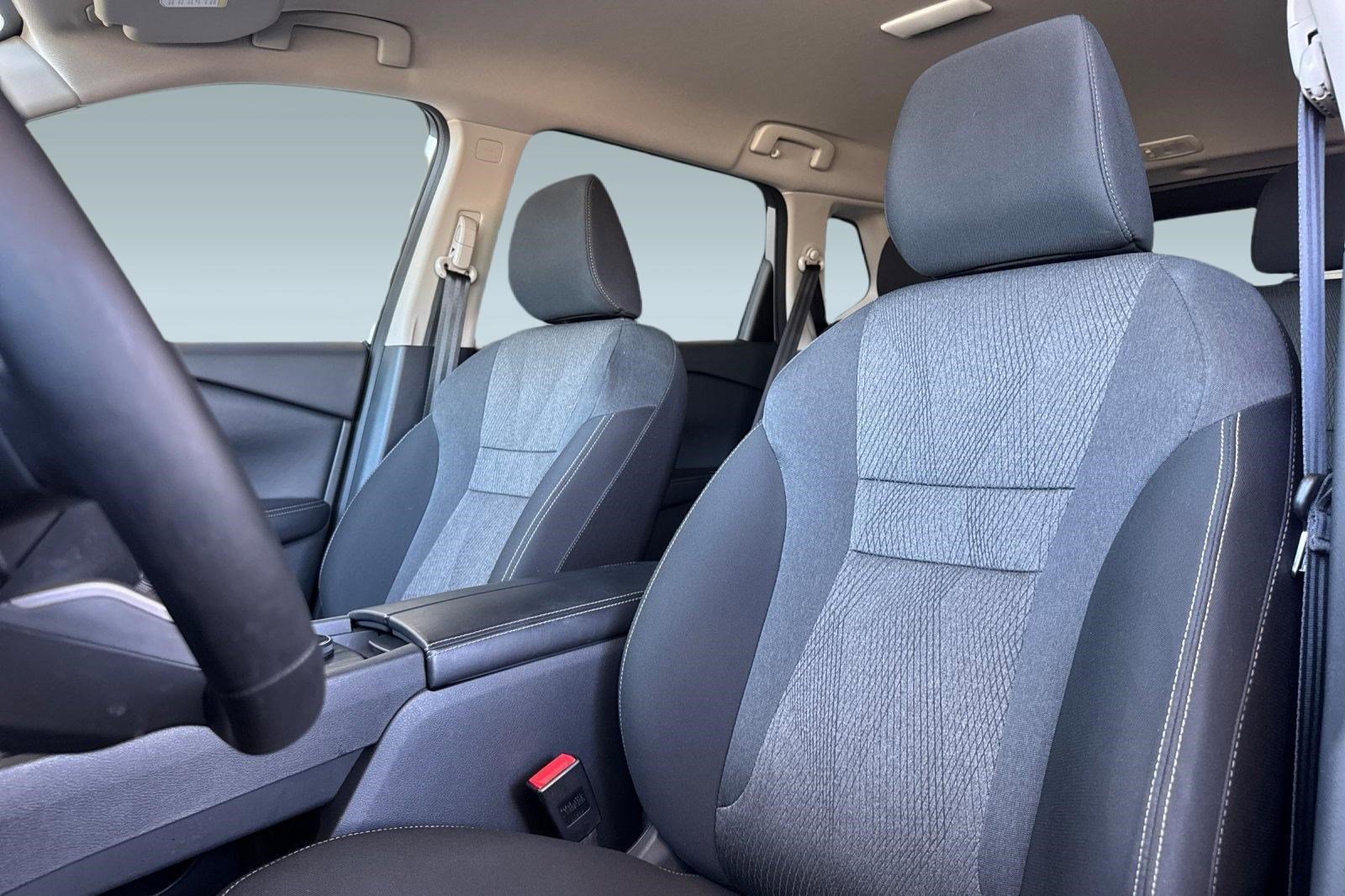 Used 2025 Nissan Rogue SV image 23