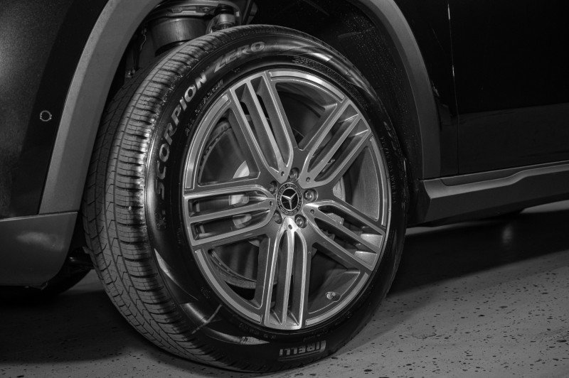 New 2026 Mercedes-Benz GLS 450 4MATIC image 32