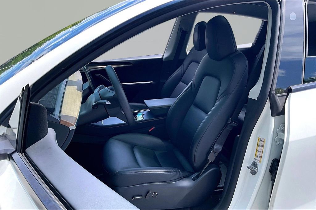 Used 2024 Tesla Model Y Long Range AWD/4WD image 14