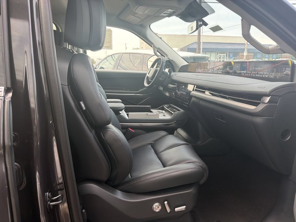 New 2027 Lincoln Navigator Premiere AWD/4WD image 7