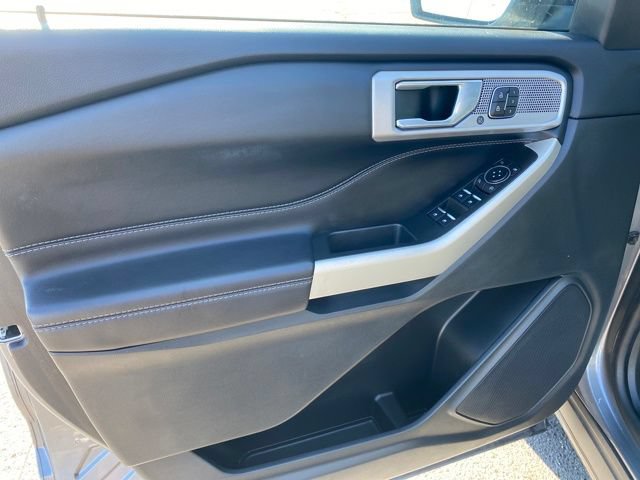 Used 2022 Ford Explorer Limited AWD/4WD image 16
