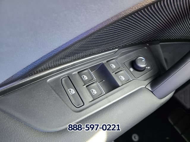 New 2026 Volkswagen Tiguan SE FWD image 21