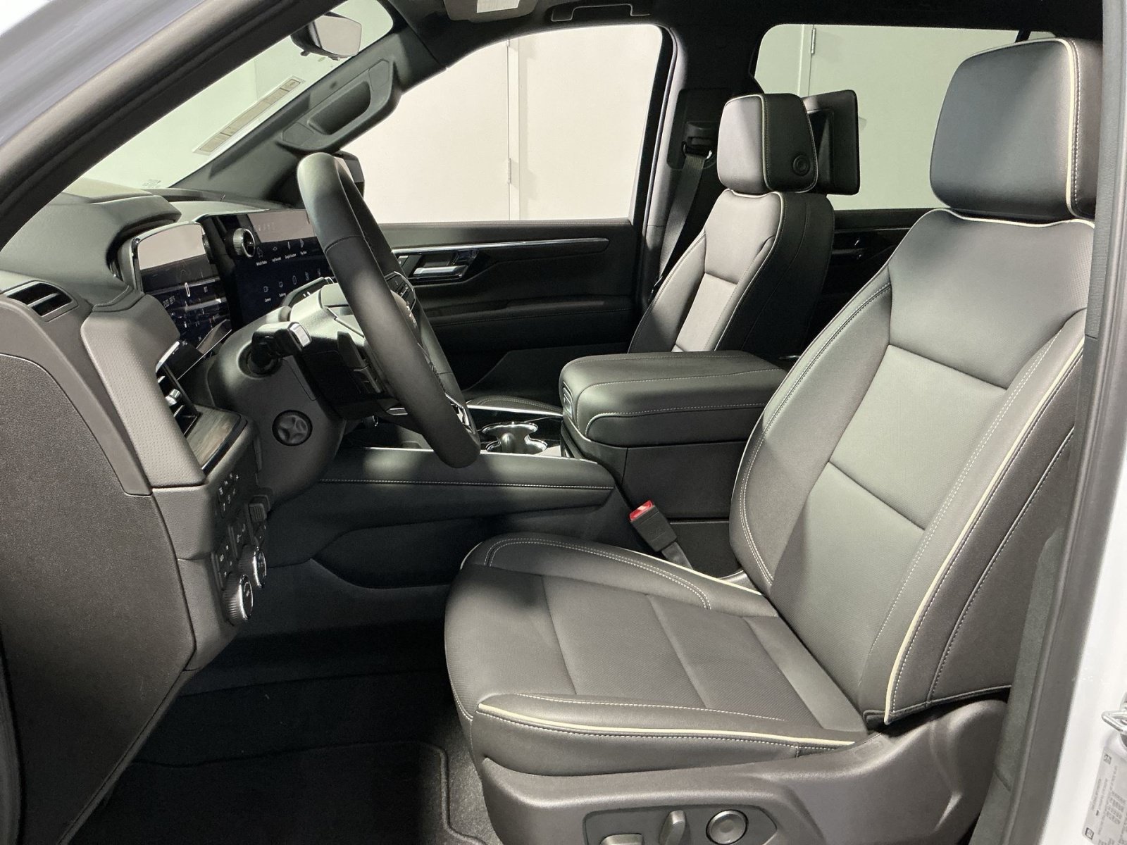 New 2026 Chevrolet Suburban Premier AWD/4WD image 14