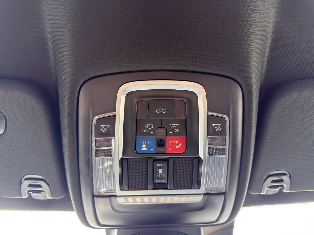 Used 2023 RAM 1500 Laramie AWD/4WD image 23