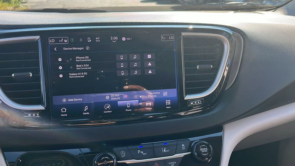 Used 2024 Chrysler Pacifica Touring-L image 19