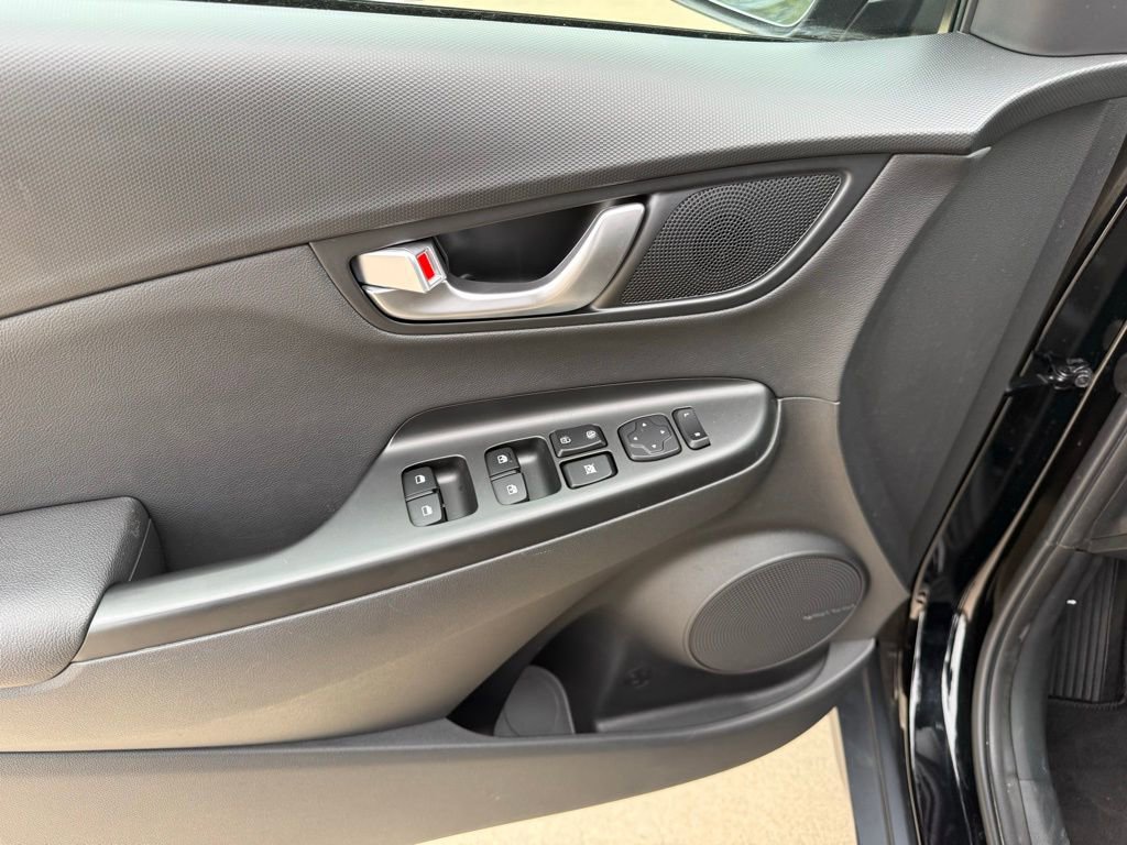 Certified 2023 Hyundai Kona Limited image 11