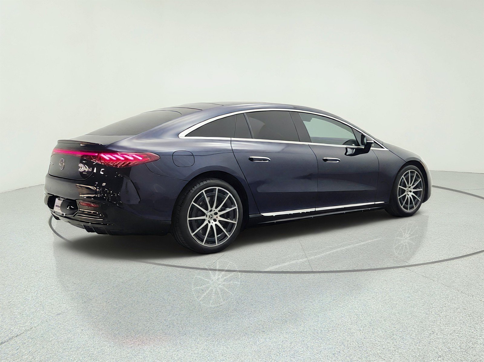 Certified 2022 Mercedes-Benz EQS 580 4MATIC Sedan image 5