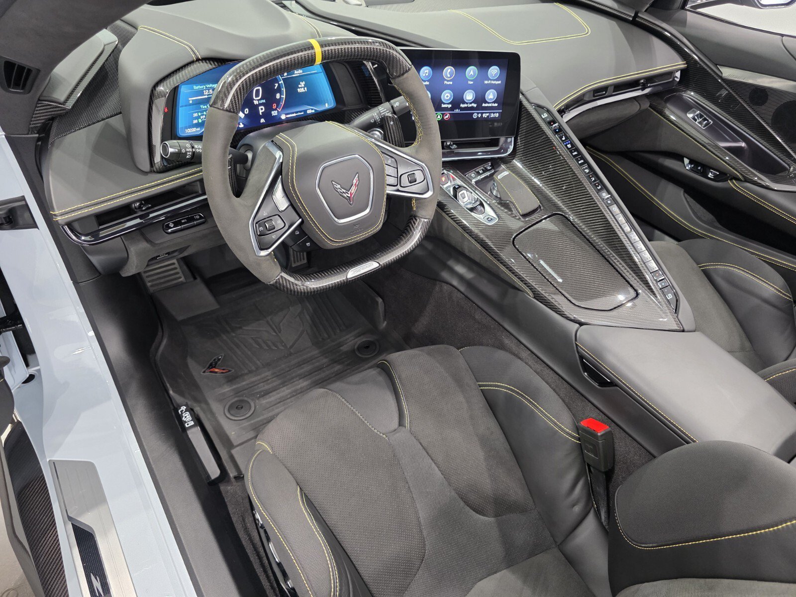 Used 2023 Chevrolet Corvette Z06 w/ Z07 Performance Package RWD image 7