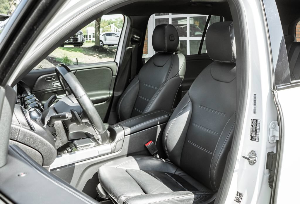 Used 2021 Mercedes-Benz GLB 250 4MATIC image 6