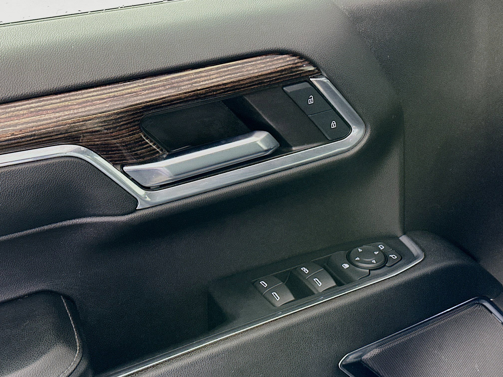 Used 2024 GMC Sierra 1500 Elevation image 15