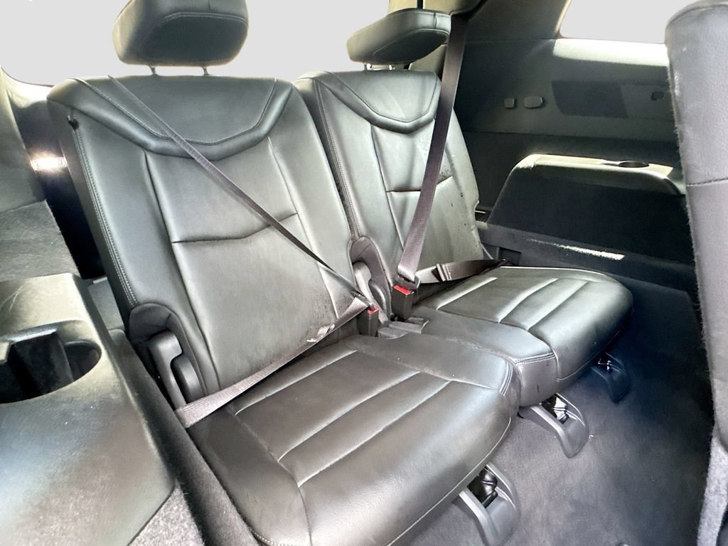 Used 2025 Cadillac XT6 Luxury AWD/4WD image 29