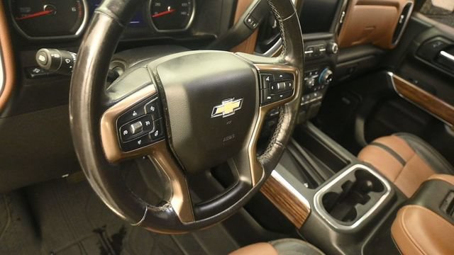 Used 2020 Chevrolet Silverado 1500 High Country w/ Technology Package AWD/4WD image 18