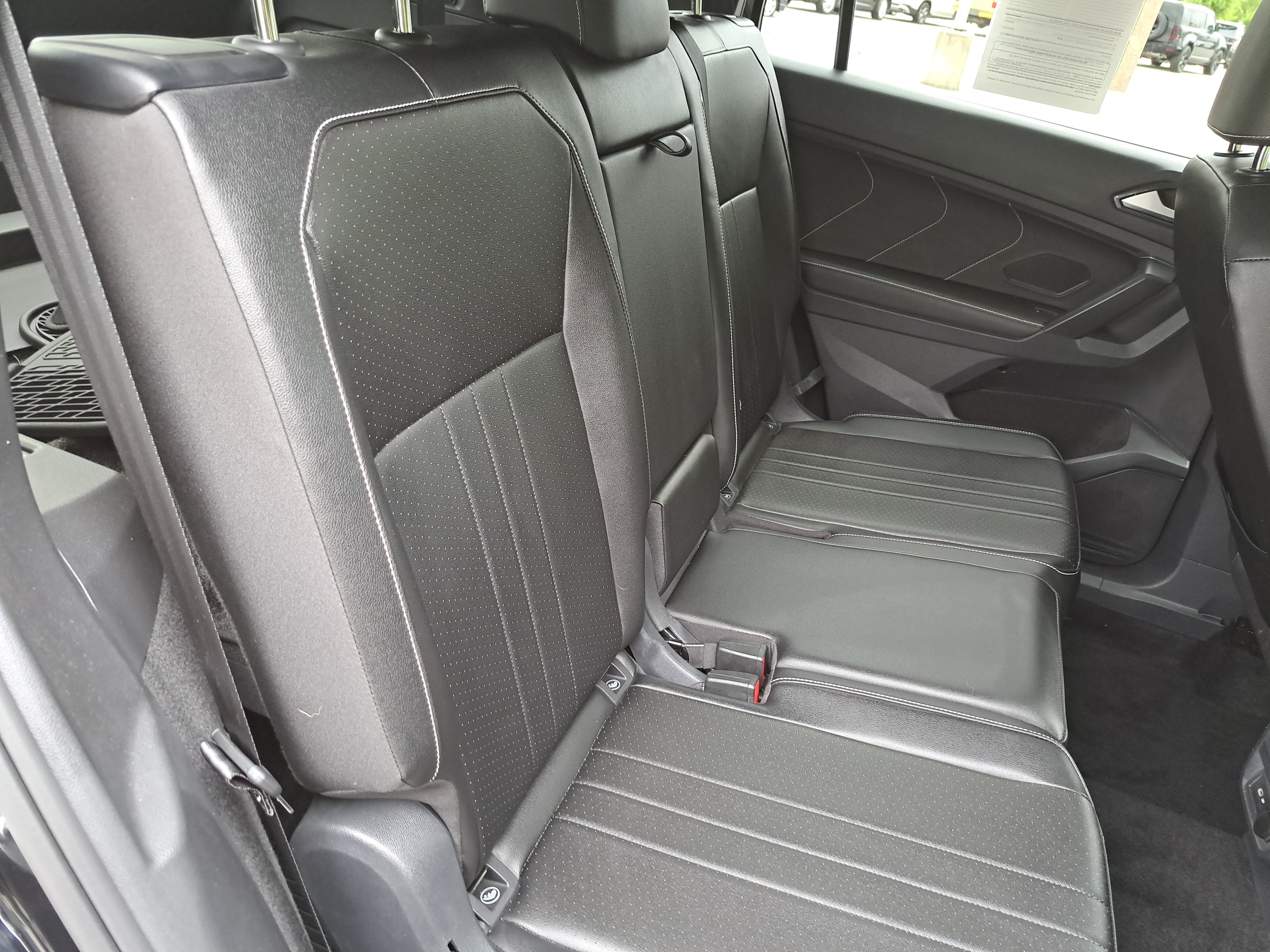 Used 2023 Volkswagen Tiguan SE R-Line FWD image 12