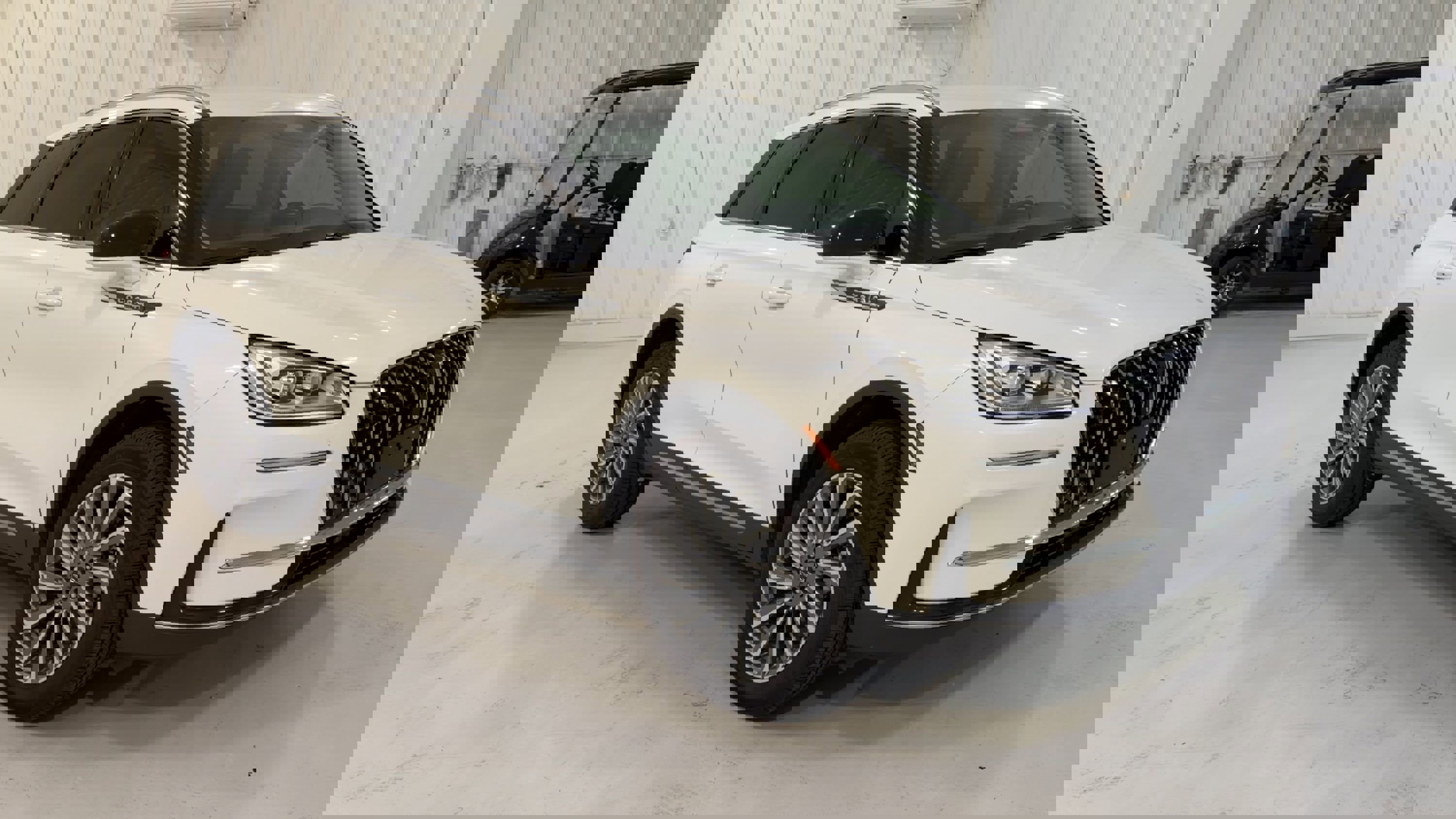 Used 2024 Lincoln Corsair Reserve image 3