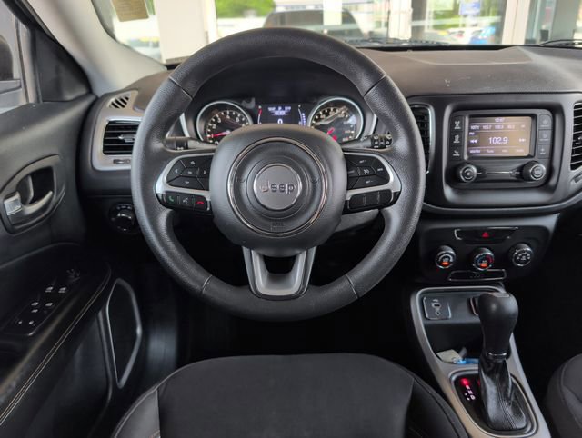 Used 2018 Jeep Compass Sport FWD image 16