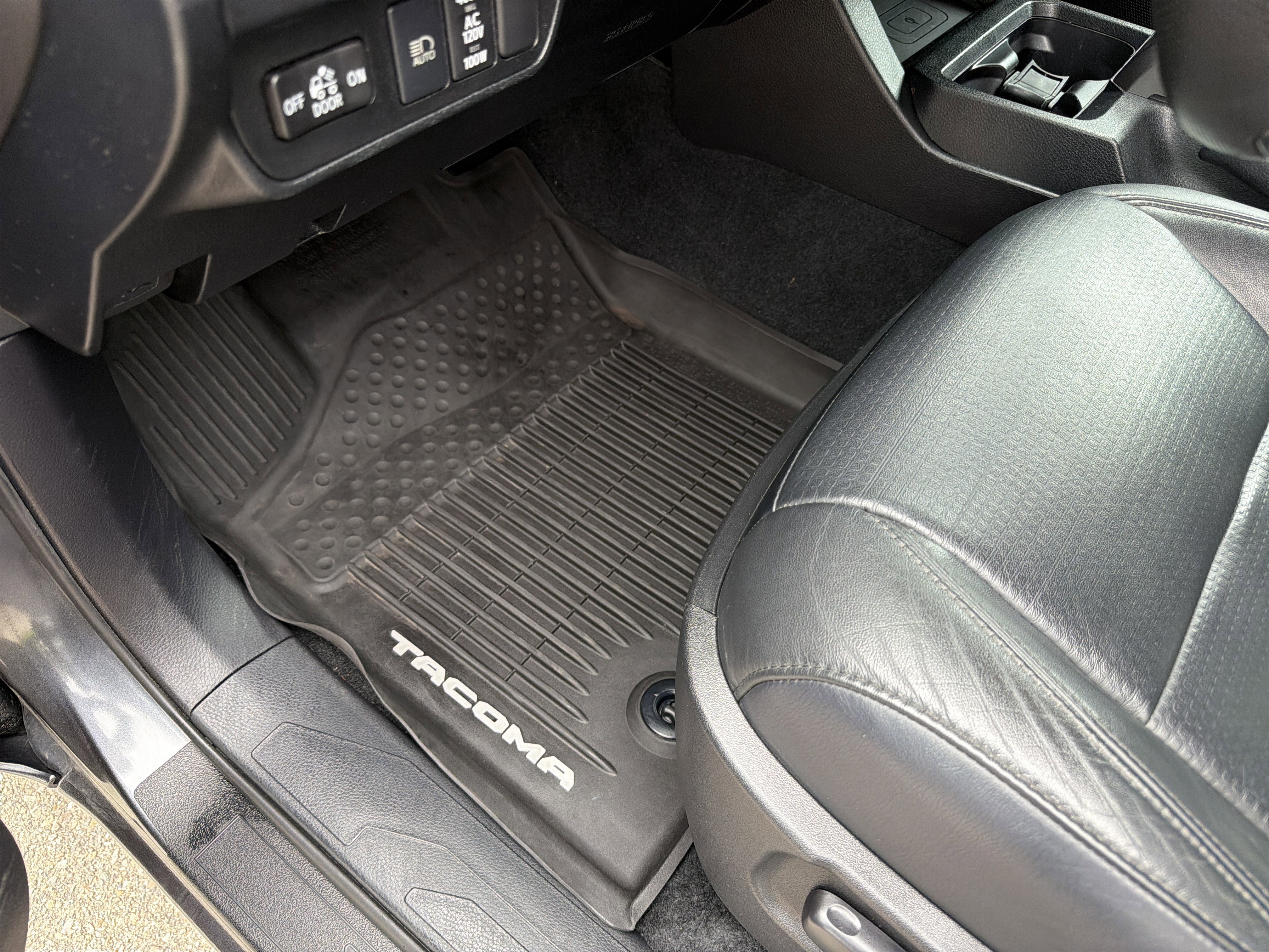 Used 2021 Toyota Tacoma TRD Off-Road image 17