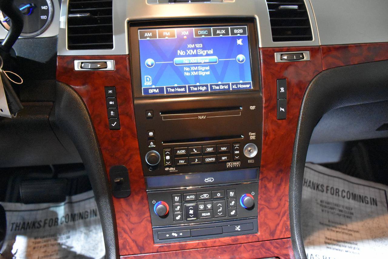 Used 2010 Cadillac Escalade ESV Premium AWD/4WD image 36