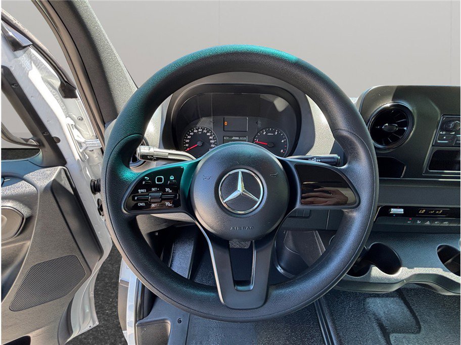 Used 2021 Mercedes-Benz Sprinter 4500 image 18