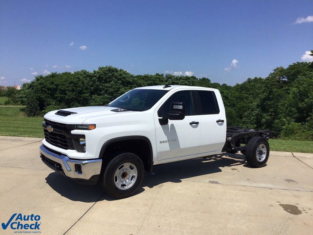 Used 2025 Chevrolet Silverado 2500 W/T w/ WT Convenience Package image 3