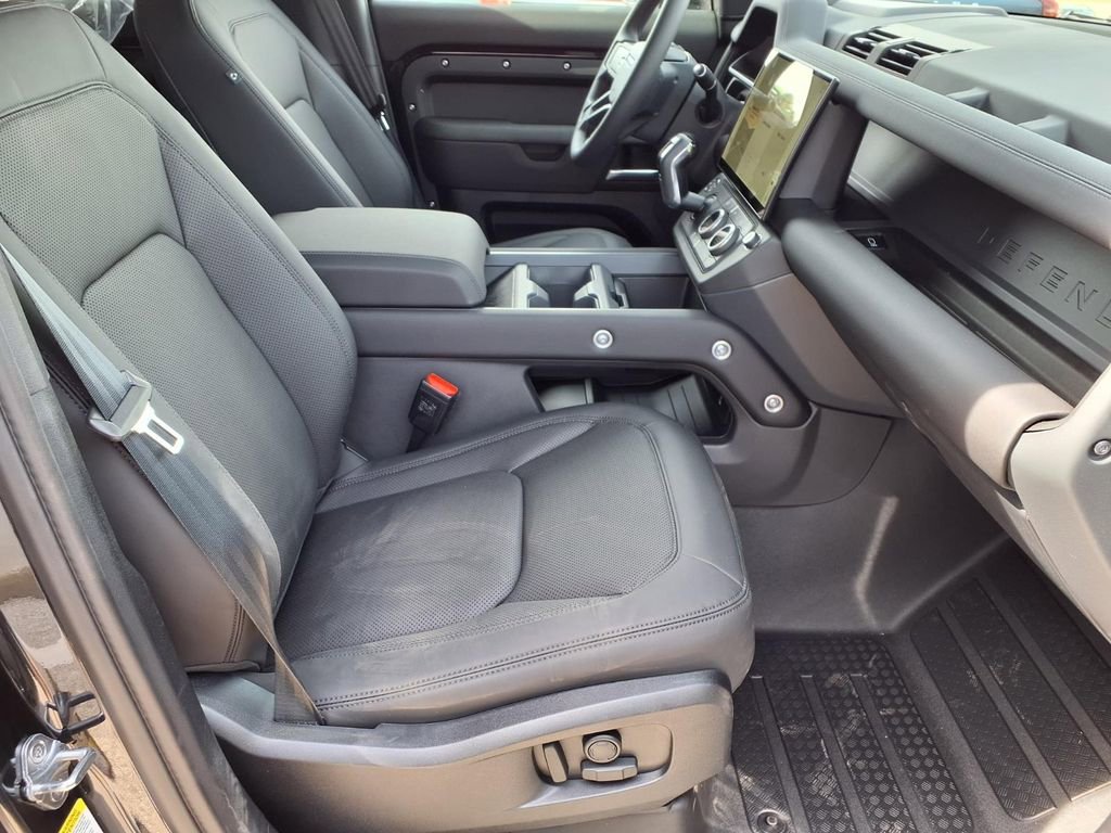 New 2026 Land Rover Defender 110 S AWD/4WD image 7
