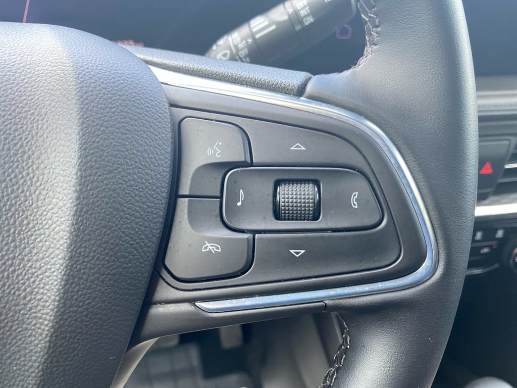 Used 2025 Buick Encore GX Sport Touring AWD/4WD image 24