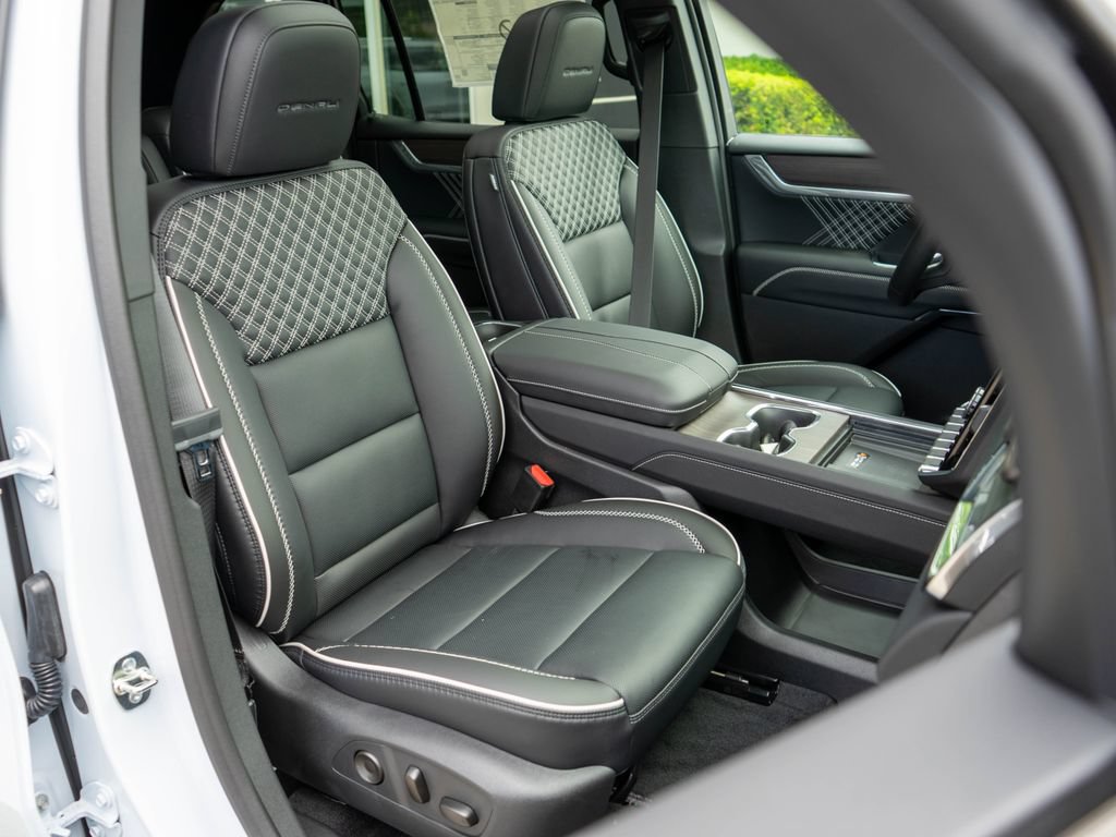 New 2026 GMC Acadia Denali w/ Super Cruise Package AWD/4WD image 9