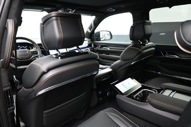 New 2026 Jeep Grand Wagoneer Summit AWD/4WD image 17